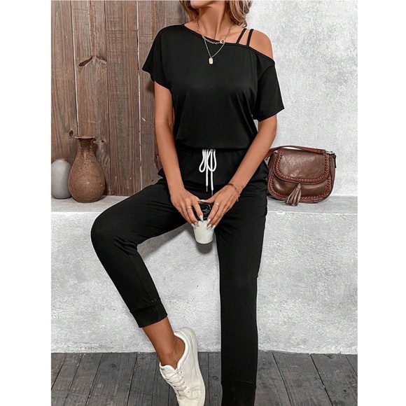Contrast Tie Short Sleeve Black Jumpsuit Asymmetrical Off One Shoulder - Picture 2 of 14